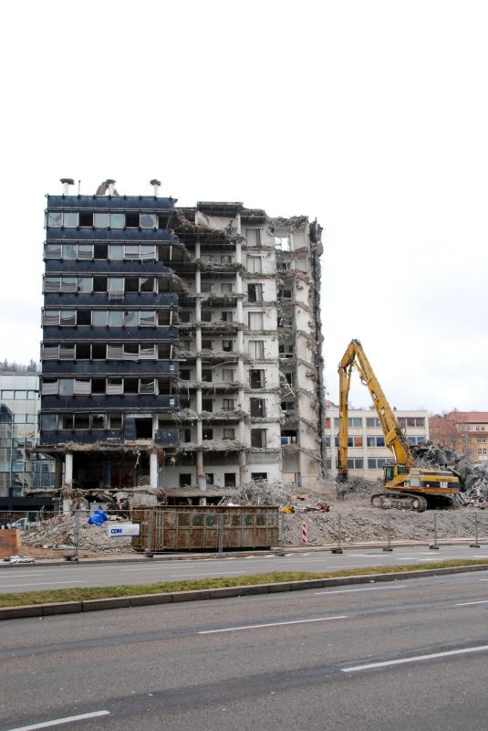 How Professional Demolition Services Ensure Safety And Precision